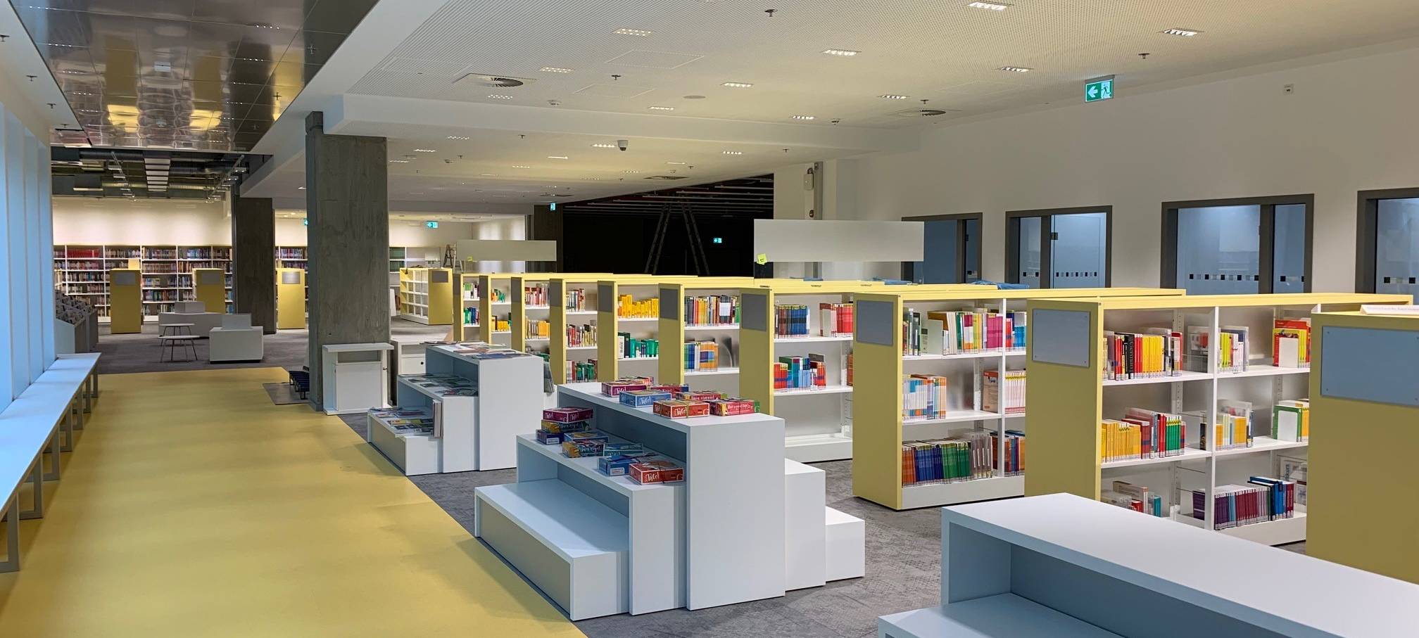 Zentralbibliothek: viele Düsseldorfer bei Eröffnung