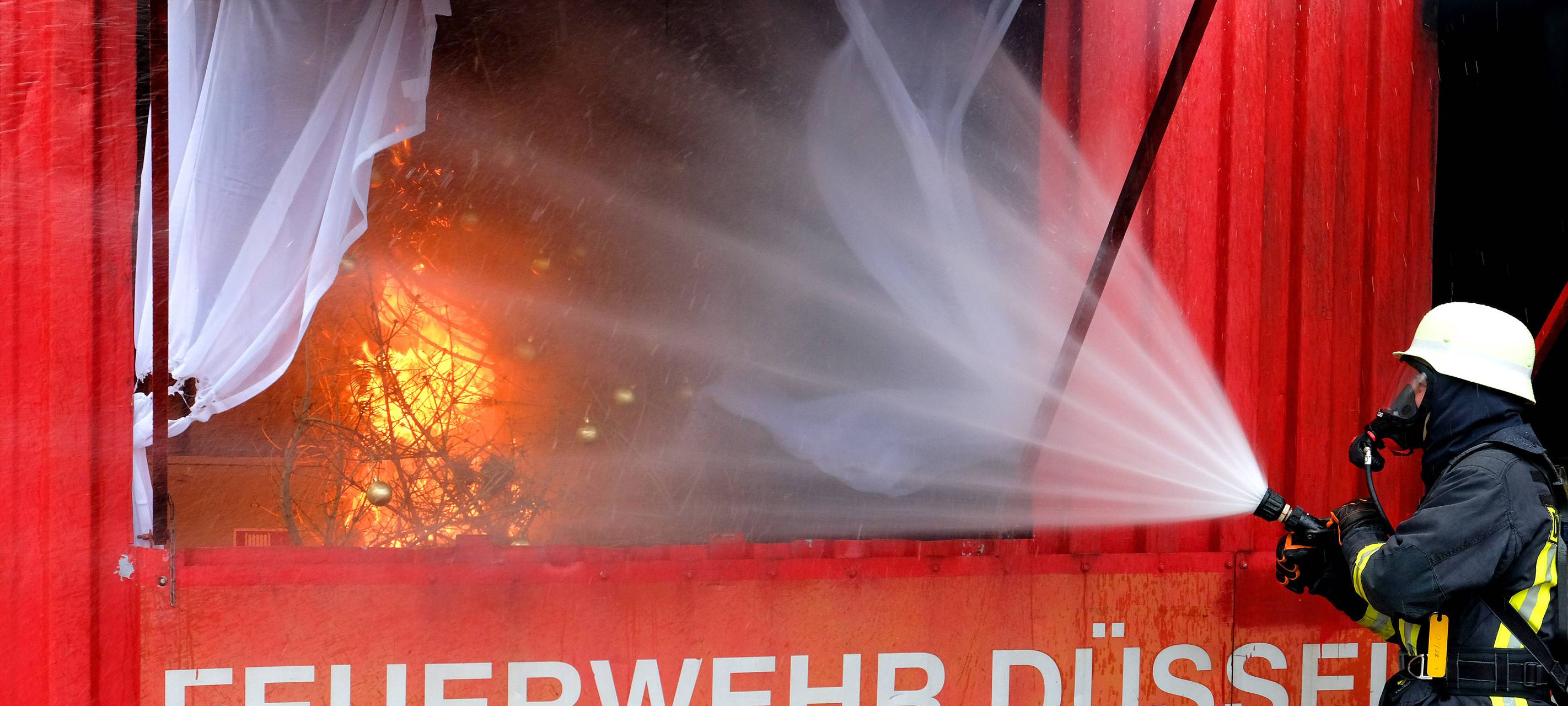 Düsseldorf: Erhöhte Brandgefahr in der Vorweihnachtszeit