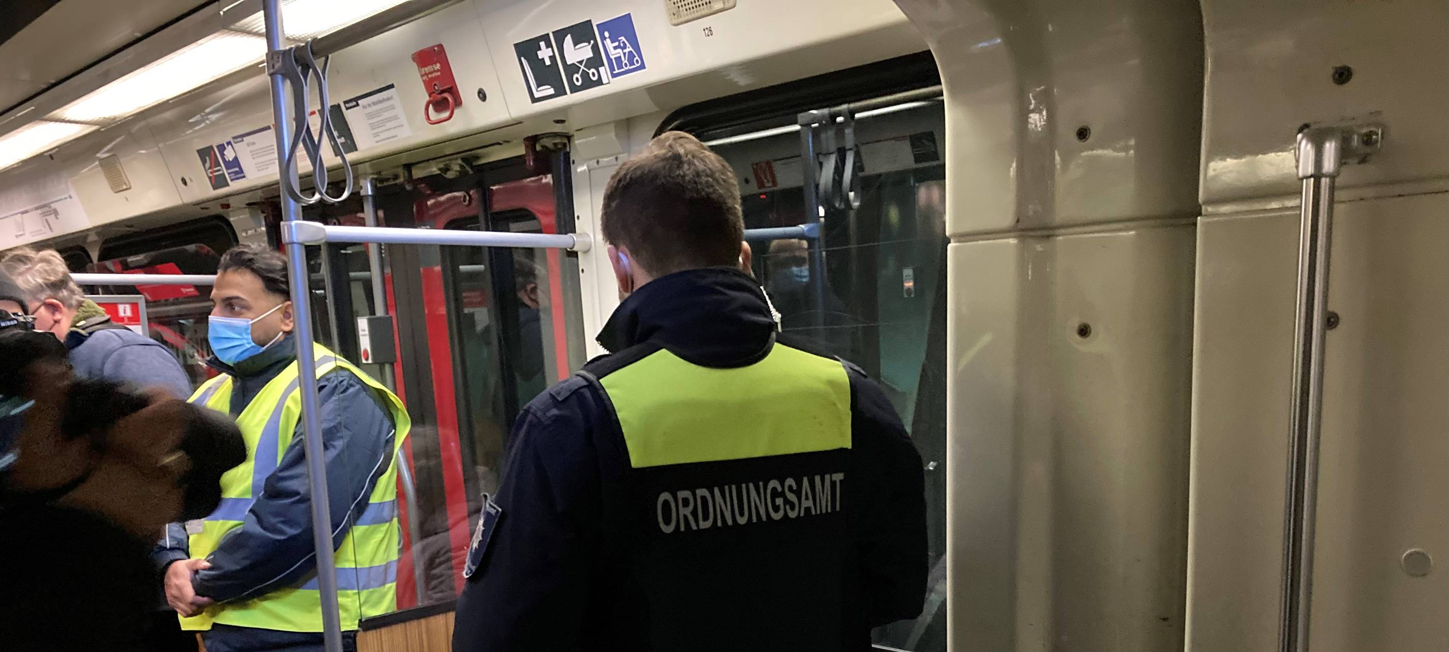 Düsseldorf - Bodycams bei Rheinbahn-Kontrolleuren