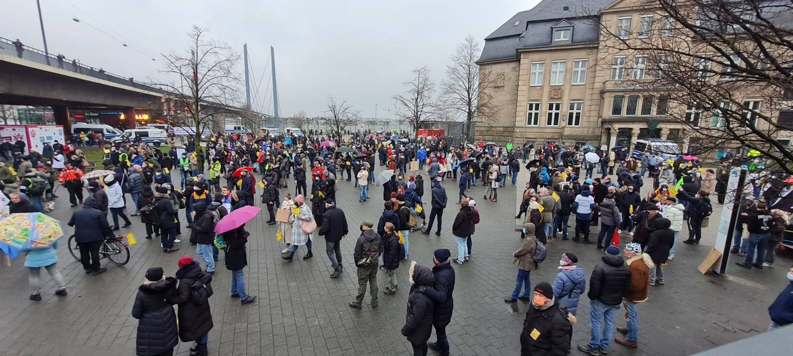 Parteien haben zu Gegenprotest in Düsseldorf aufgerufen
