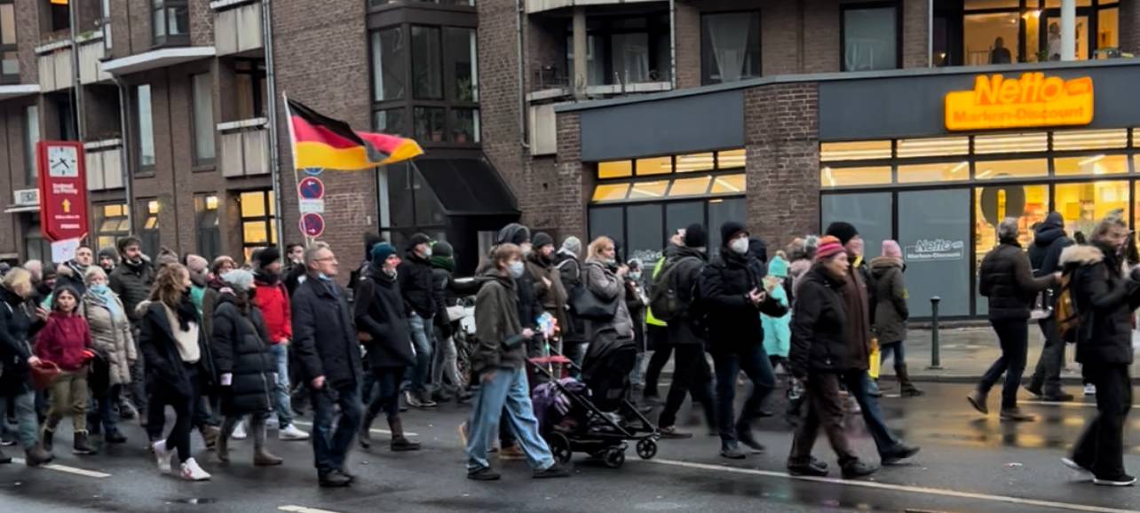 Düsseldorf: Aufruf zu Gegendemo zu "Querdenker-Demos"