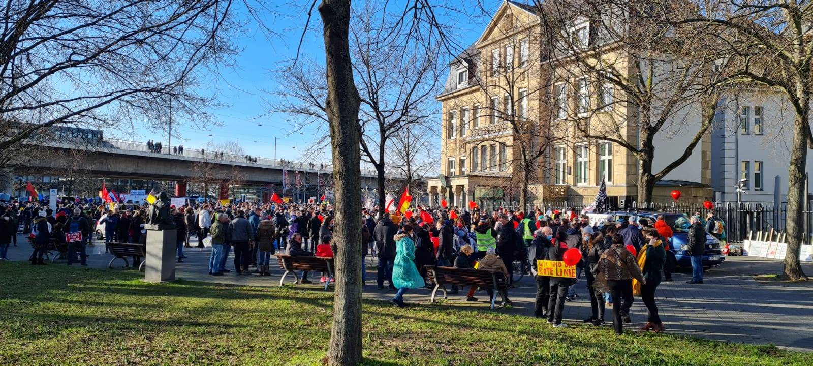 Morgen wieder Demos in Düsseldorf