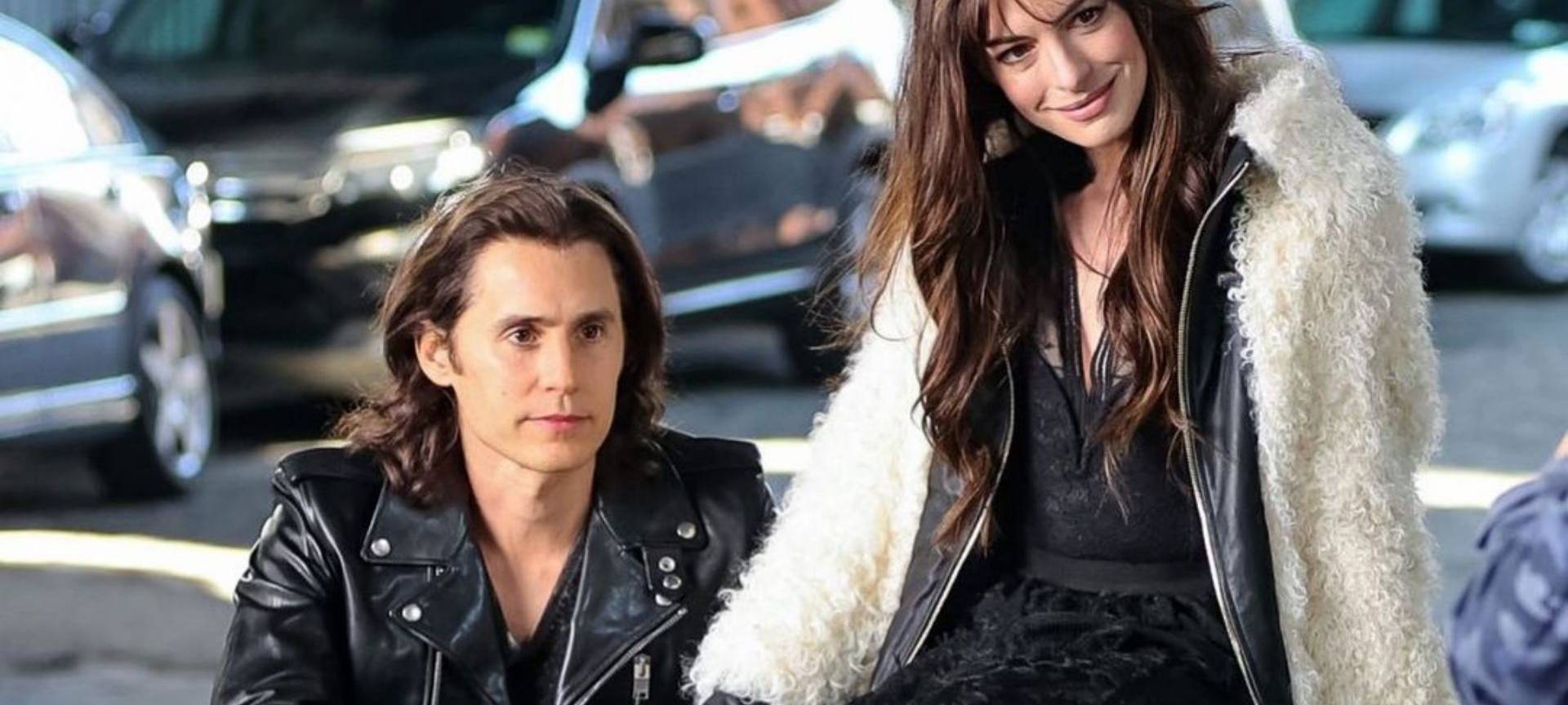 Rebekah spielt sich in den Vordergrund.