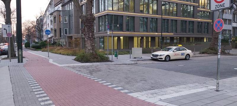 Stadt Düsseldorf schaut nach Holland