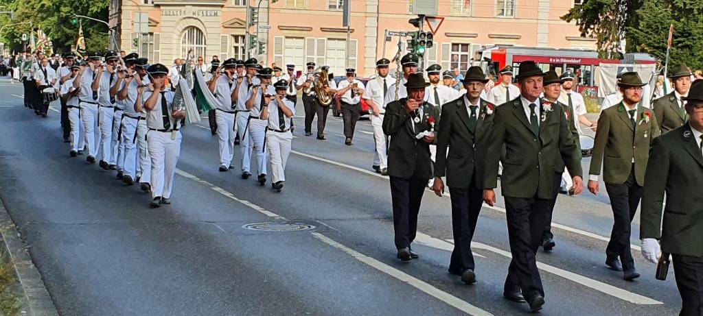 Düsseldorf: Karnevalisten wollen nicht auf Pferde verzichten