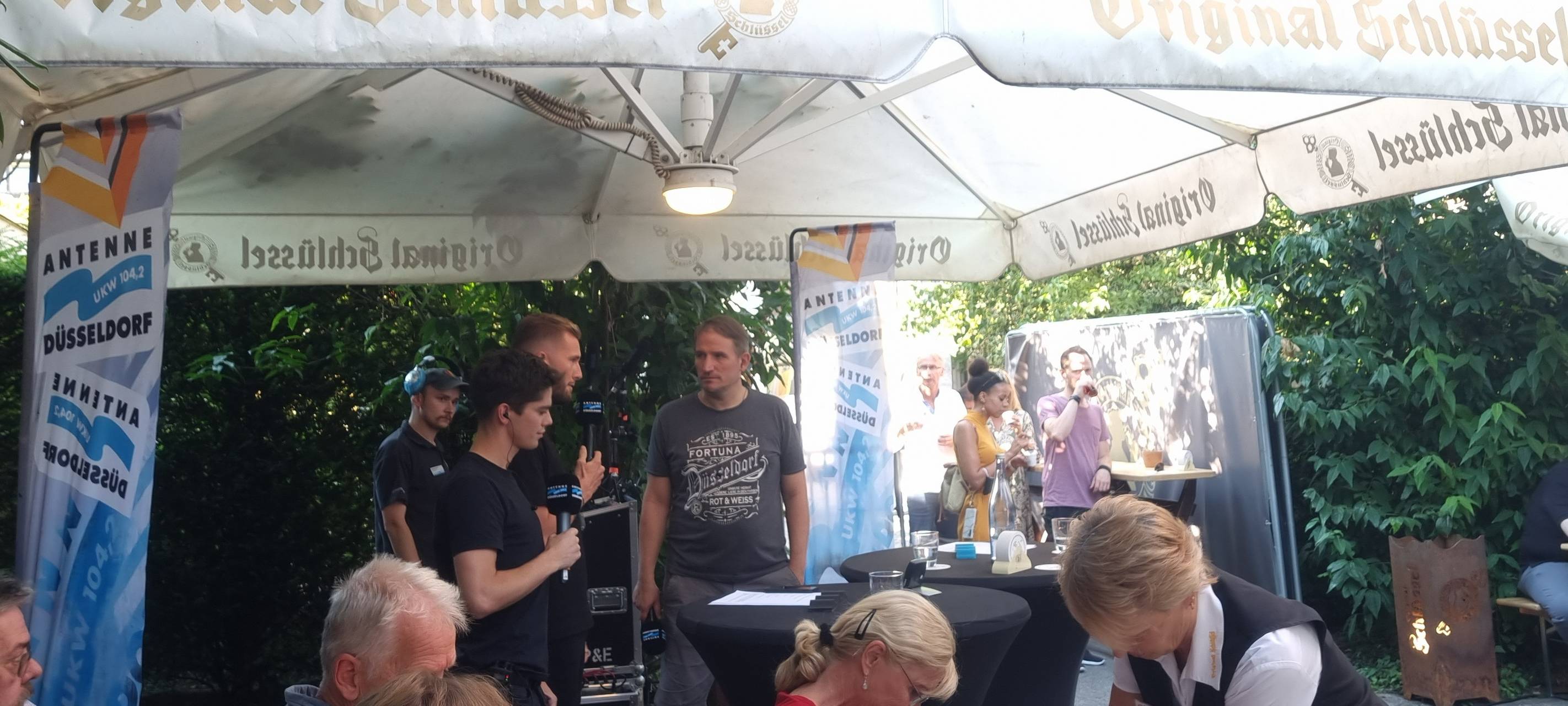 Fümmenneunzich um Sechs LIVE in der Düsseldorfer Altstadt