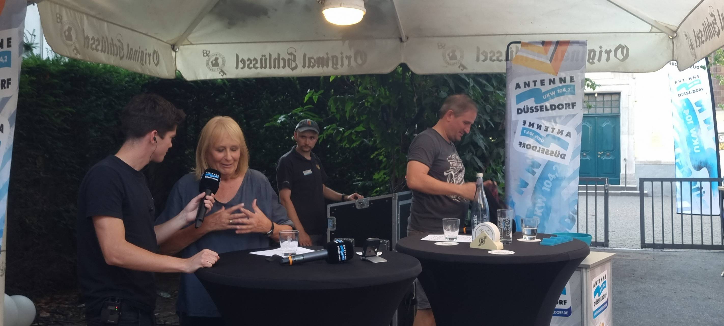 Fümmenneunzich um Sechs LIVE in der Düsseldorfer Altstadt