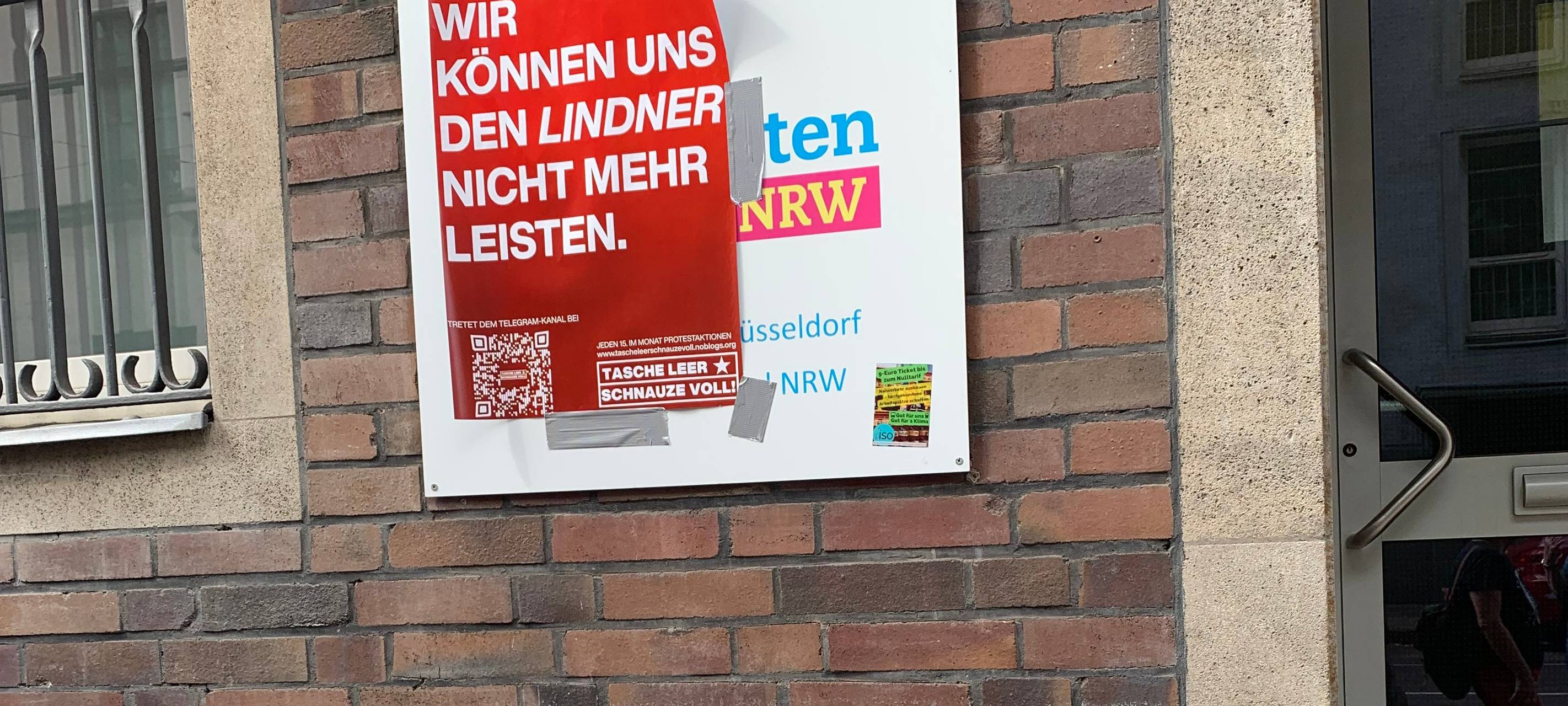 Düsseldorf - Protestaktion von "fiftyfifty"