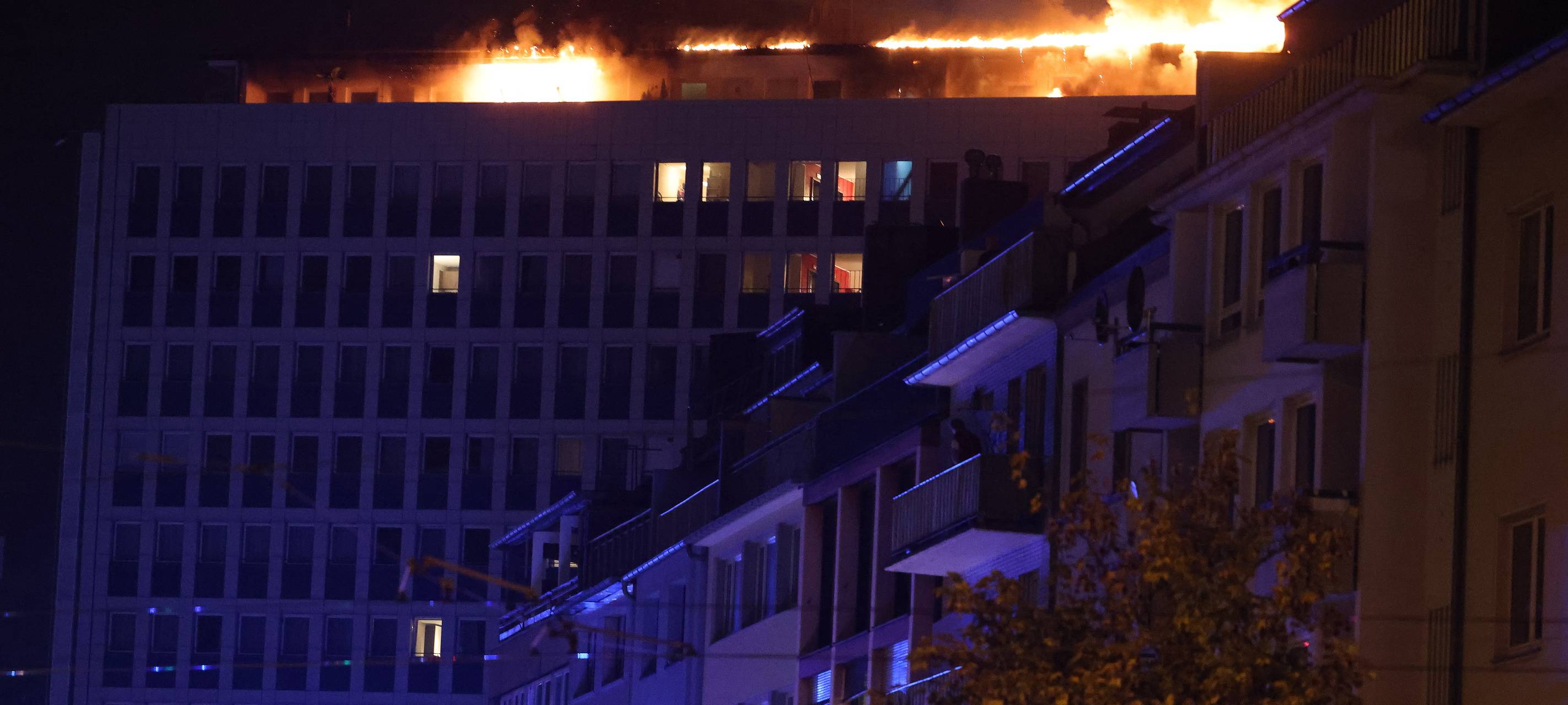 Hochhausbrand in Düsseldorf geht glimpflich aus