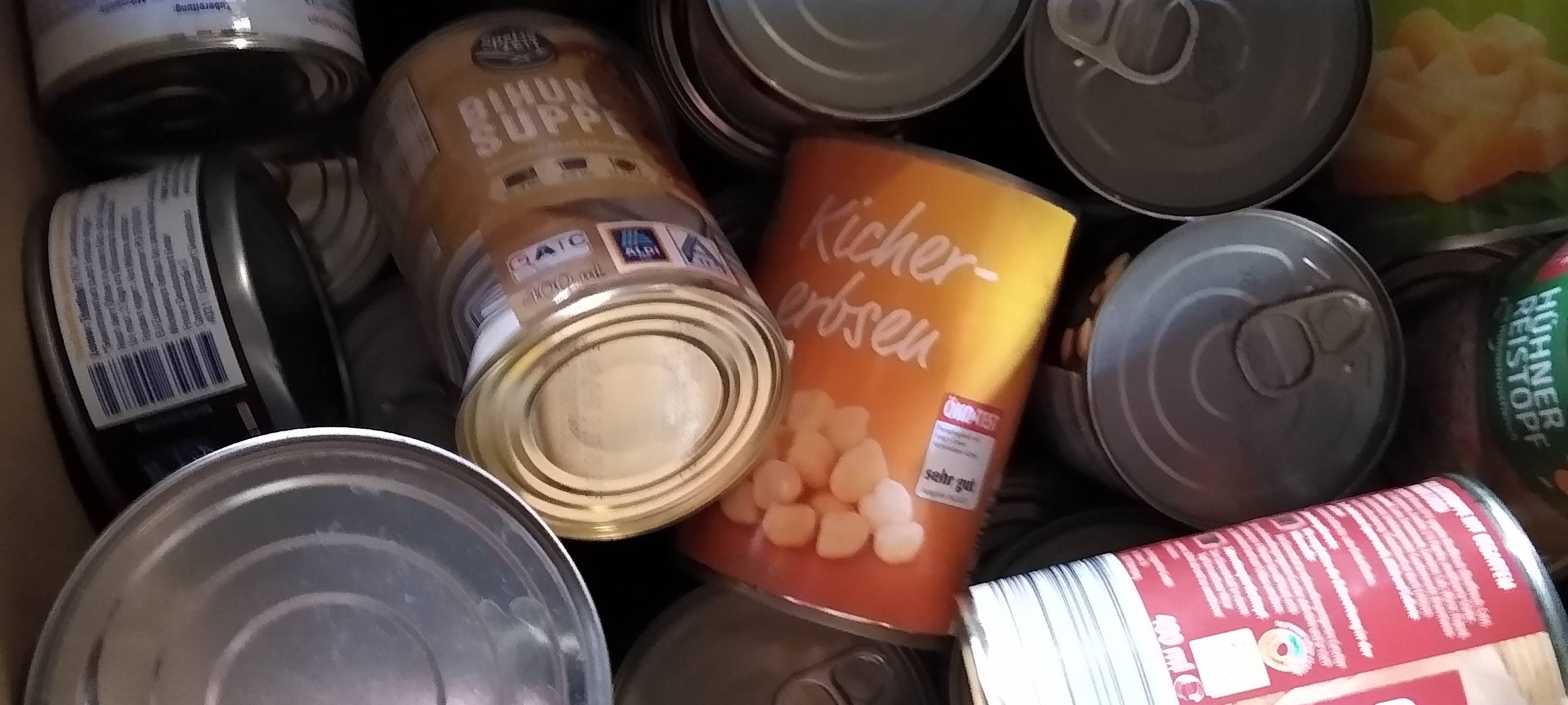 17.000 Konserven: Düsseldorfer Hilfsaktion für Czernowitz