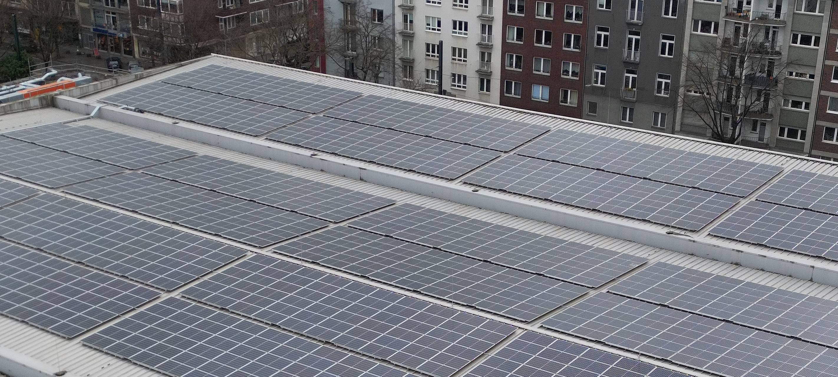 Eisstadion Brehmstraße mit neuer Photovoltaikanlage