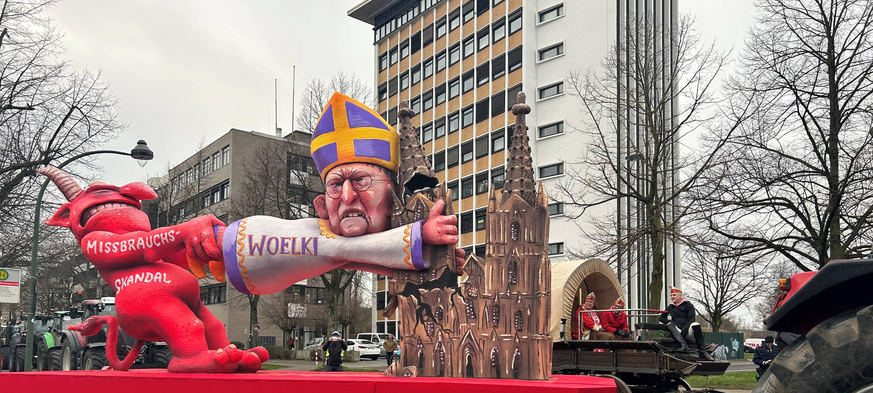 Die Mottowagen vom Düsseldorfer Rosenmontagszug 2023
