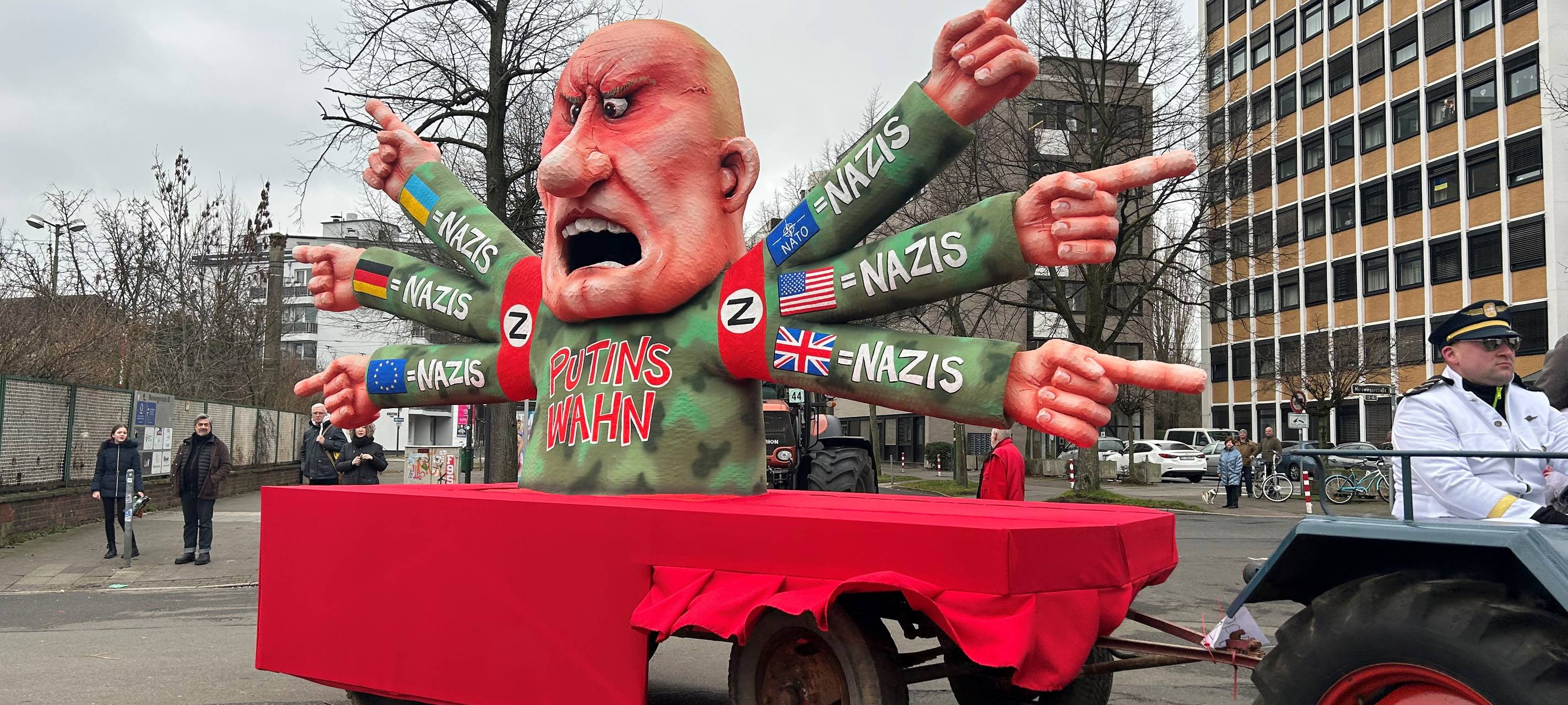 Die Mottowagen vom Düsseldorfer Rosenmontagszug 2023