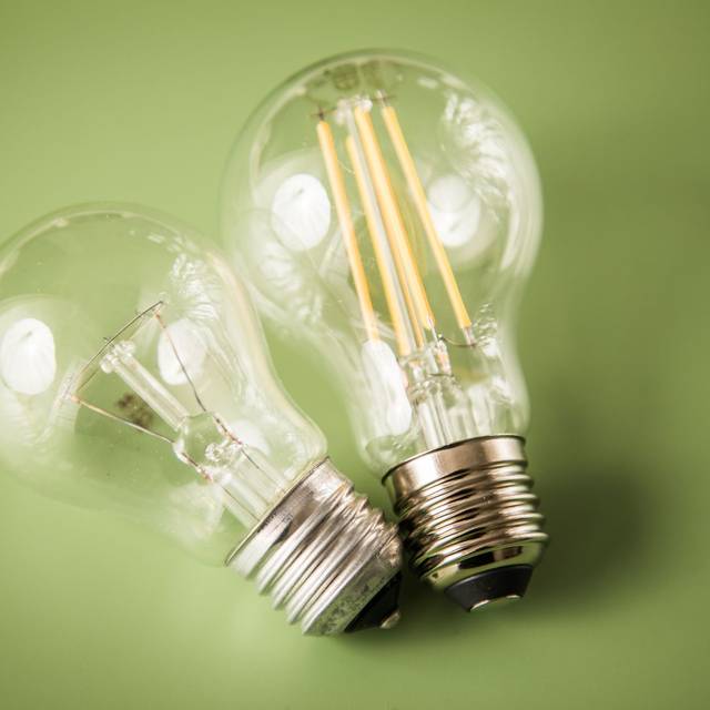 LED-Leuchten verbrauchen bis zu 90 Prozent weniger Strom als Glüh- und Halogenlampen.