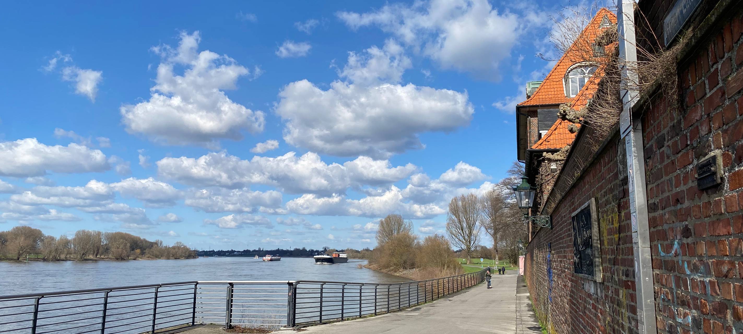 Die Rheinpromenade in Kaiserswerth.
