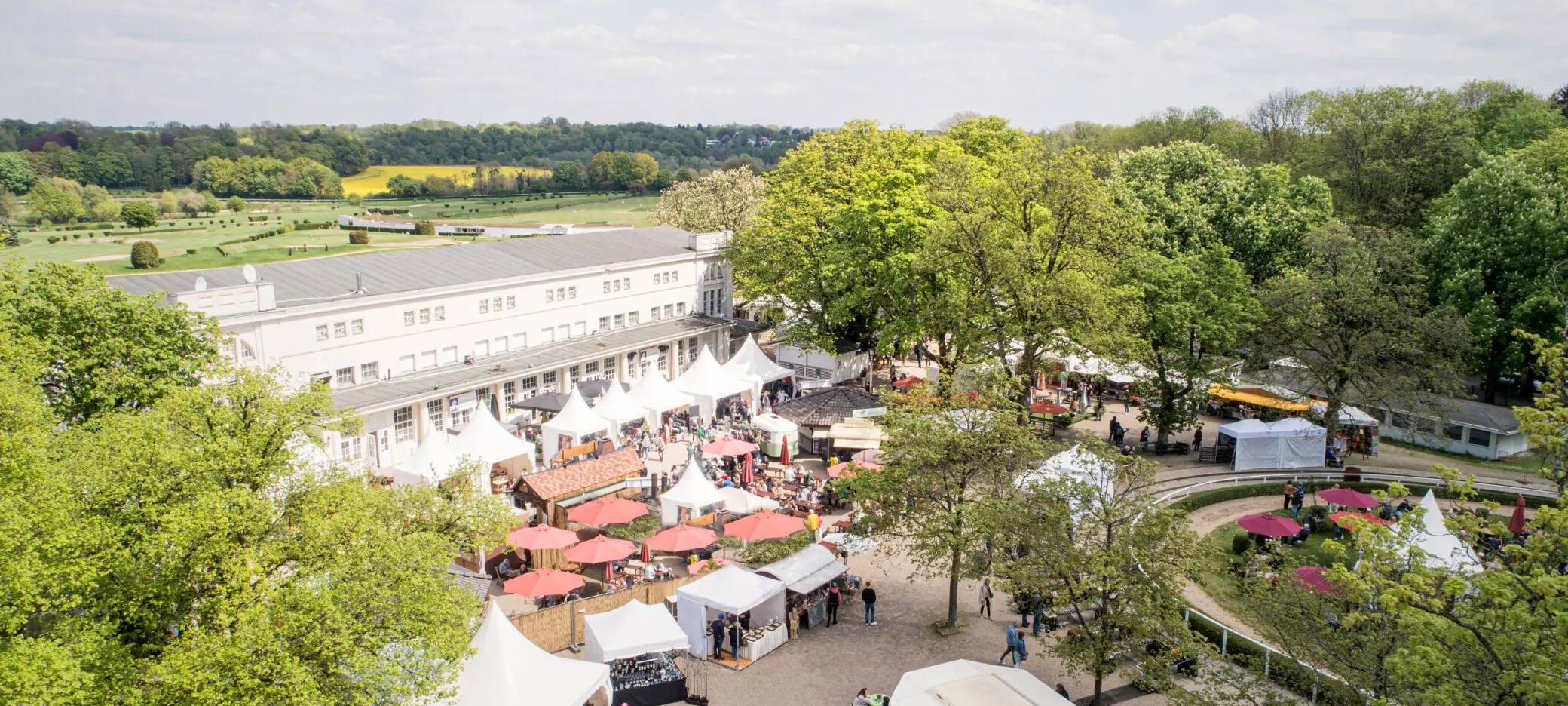 Übersichtsfoto der Landpartie Grafenberg auf der Düsseldorfer Rennbahn.