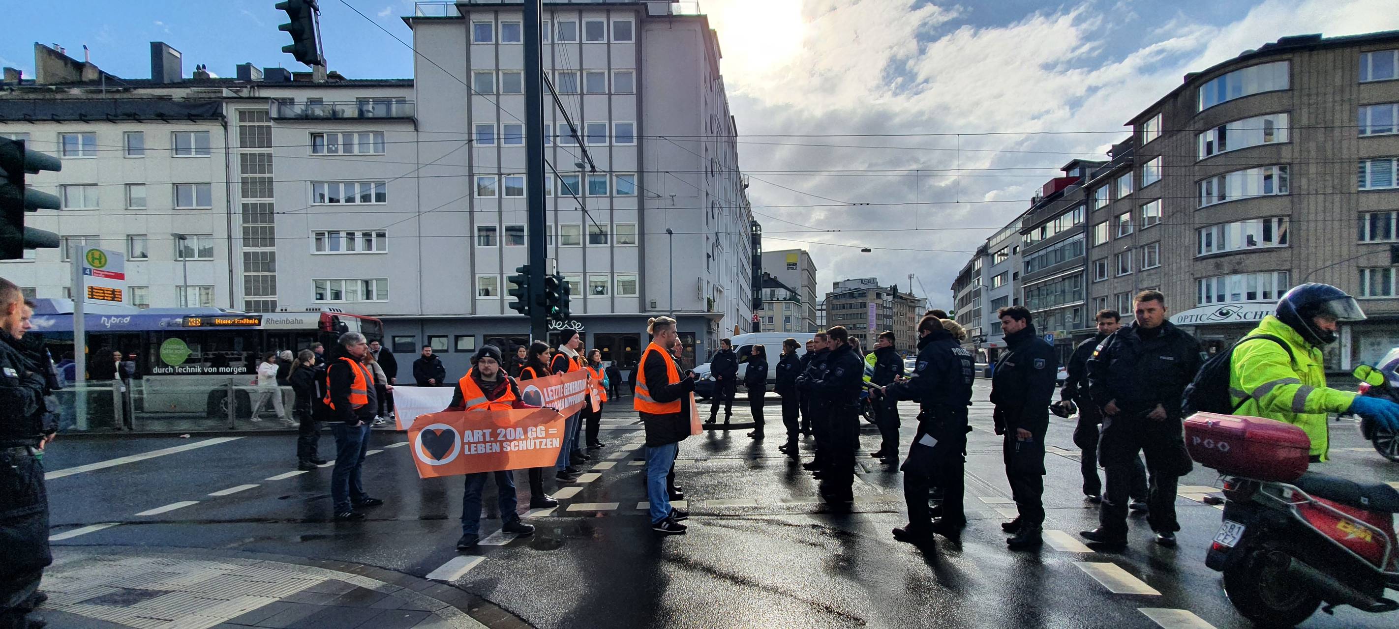 Düsseldorf: Letzte Generation mit neuer Protestform