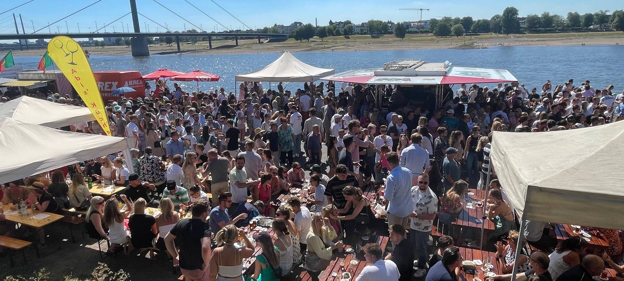 Impressionen vom Fischmarkt am Tonhallenufer in Düsseldorf.