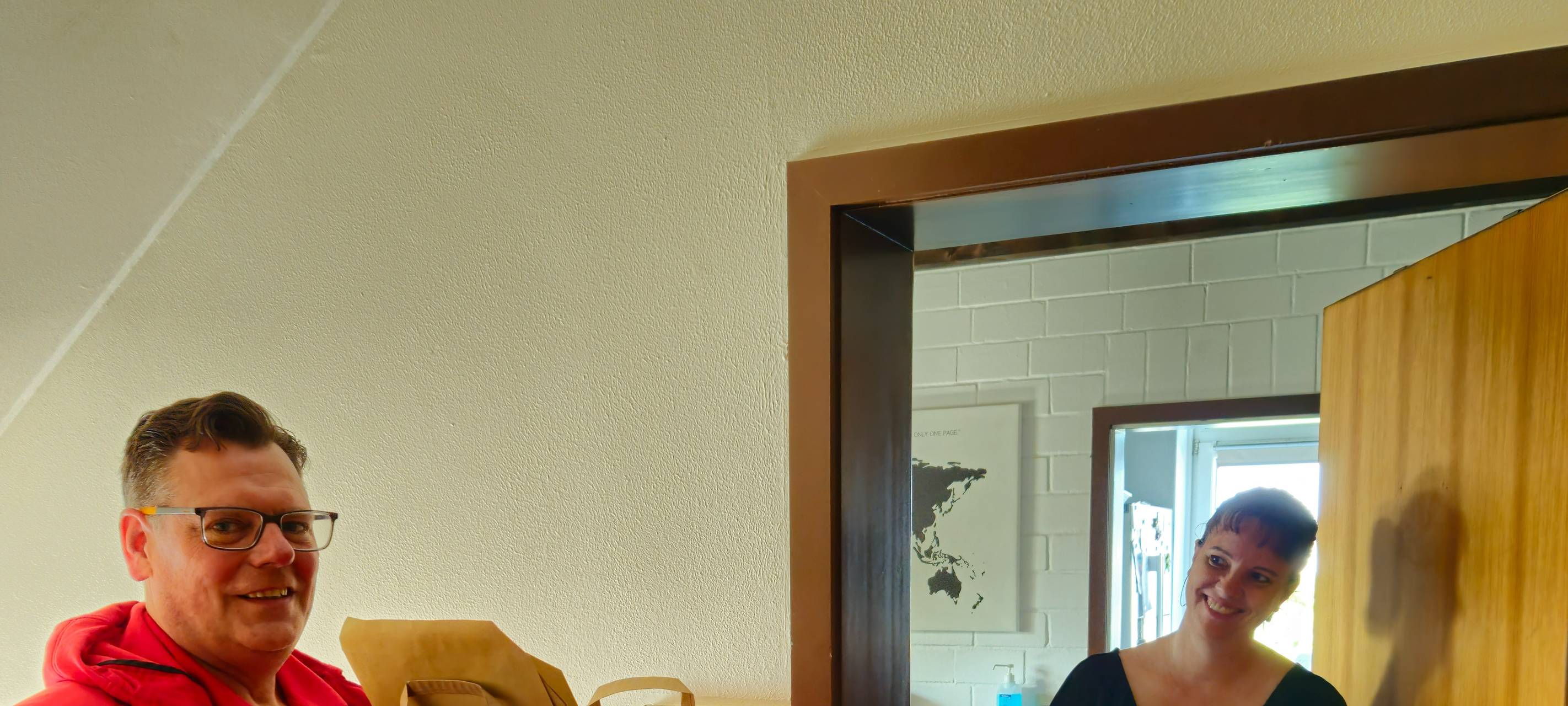 Jessicas Nachbarschaft gewinnt den REWE-Lieferservice-Hauptpreis