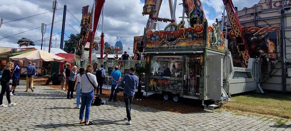 Abbau der Düsseldorfer Rheinkirmes läuft