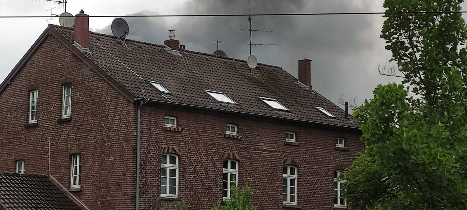 Düsseldorf - Feuer in Gärtnerei am LVR-Klinikum