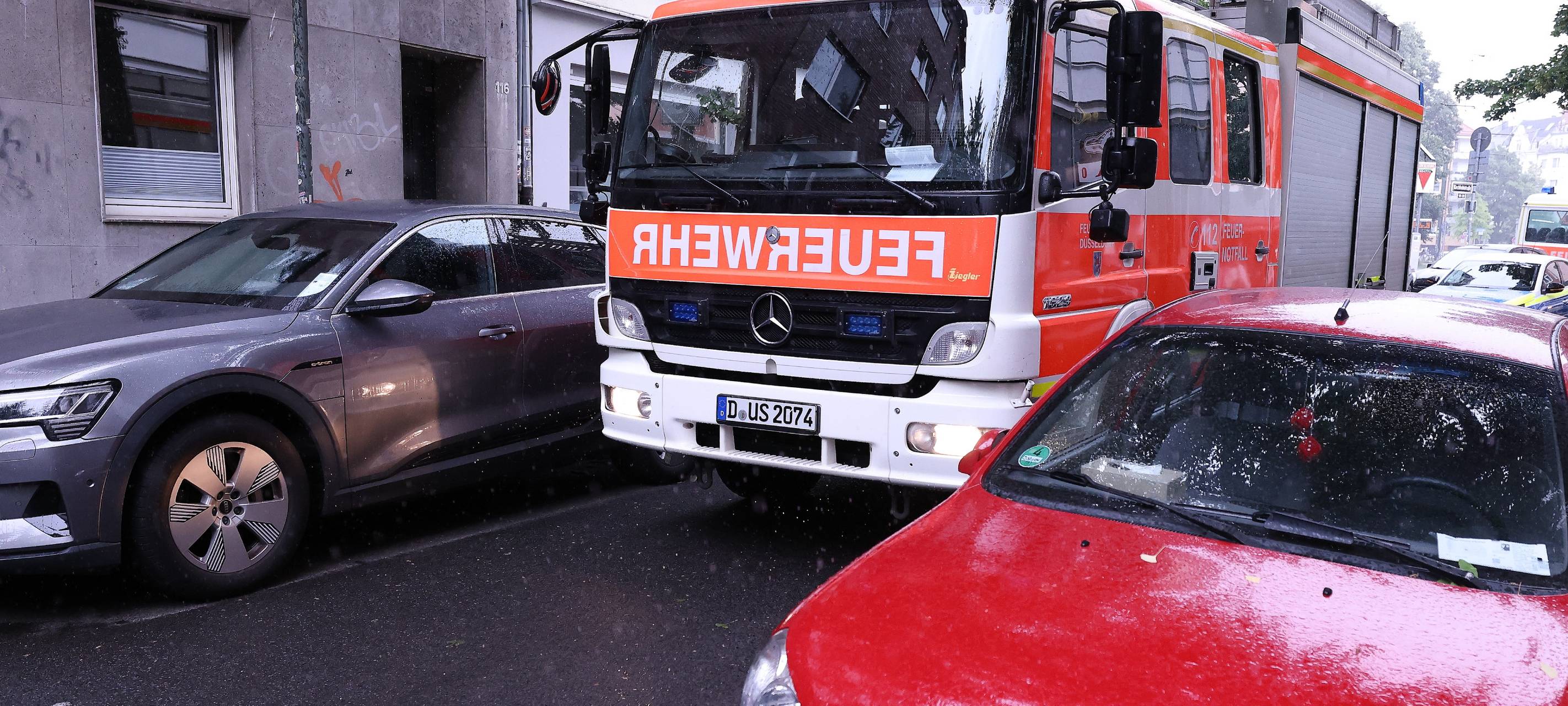 Düsseldorfer Feuerwehr beklagt Falschparker