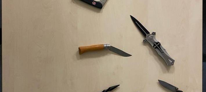 Etliche Messer in Düsseldorfer Altstadt sichergestellt