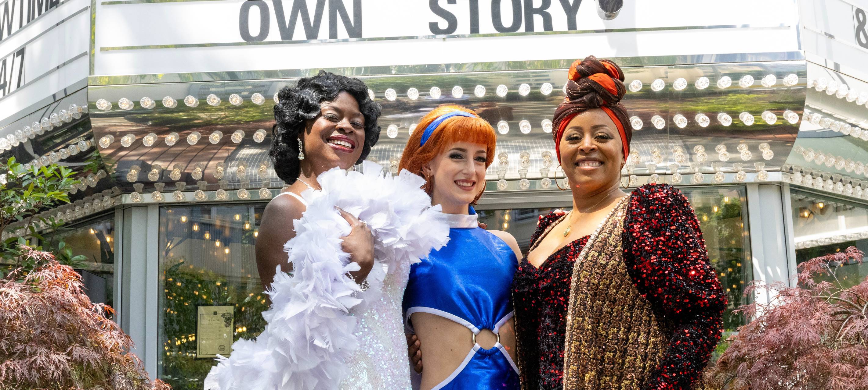 Düsseldorf: "Sixties Girls" feiert Premiere