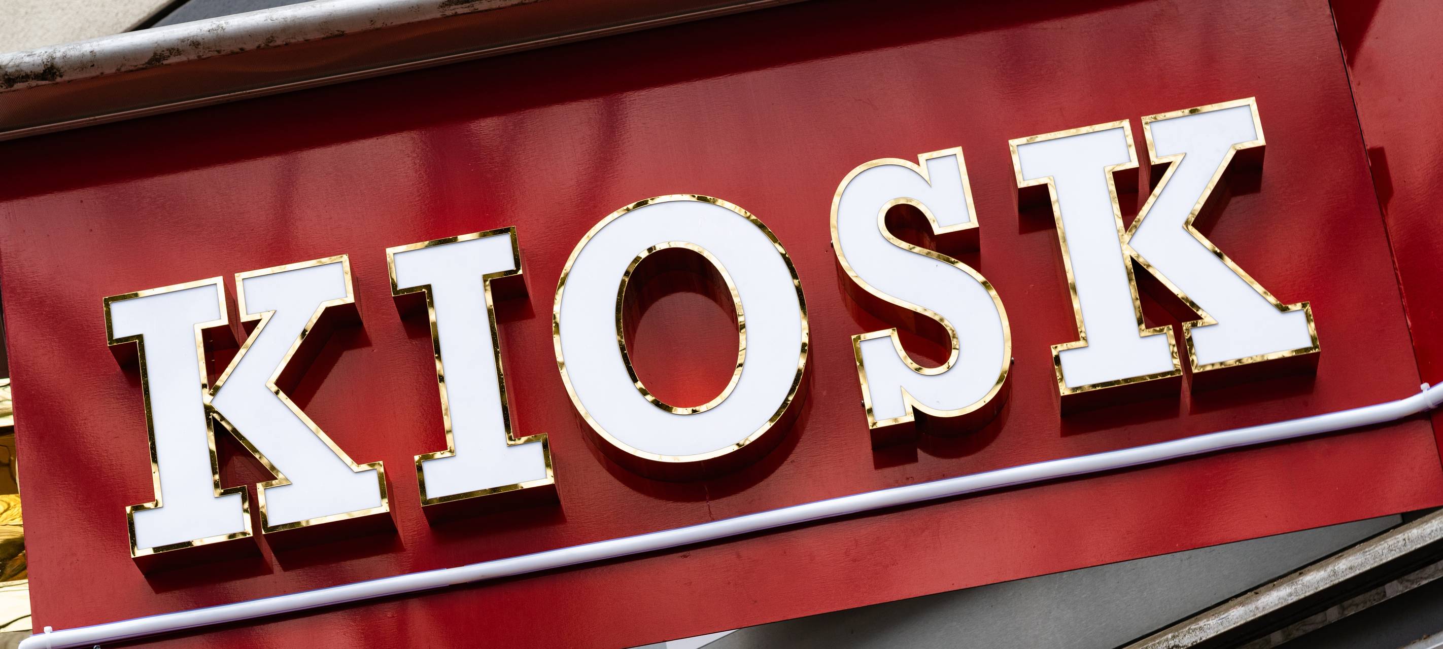 Zoll kontrolliert Düsseldorfer Büdchen