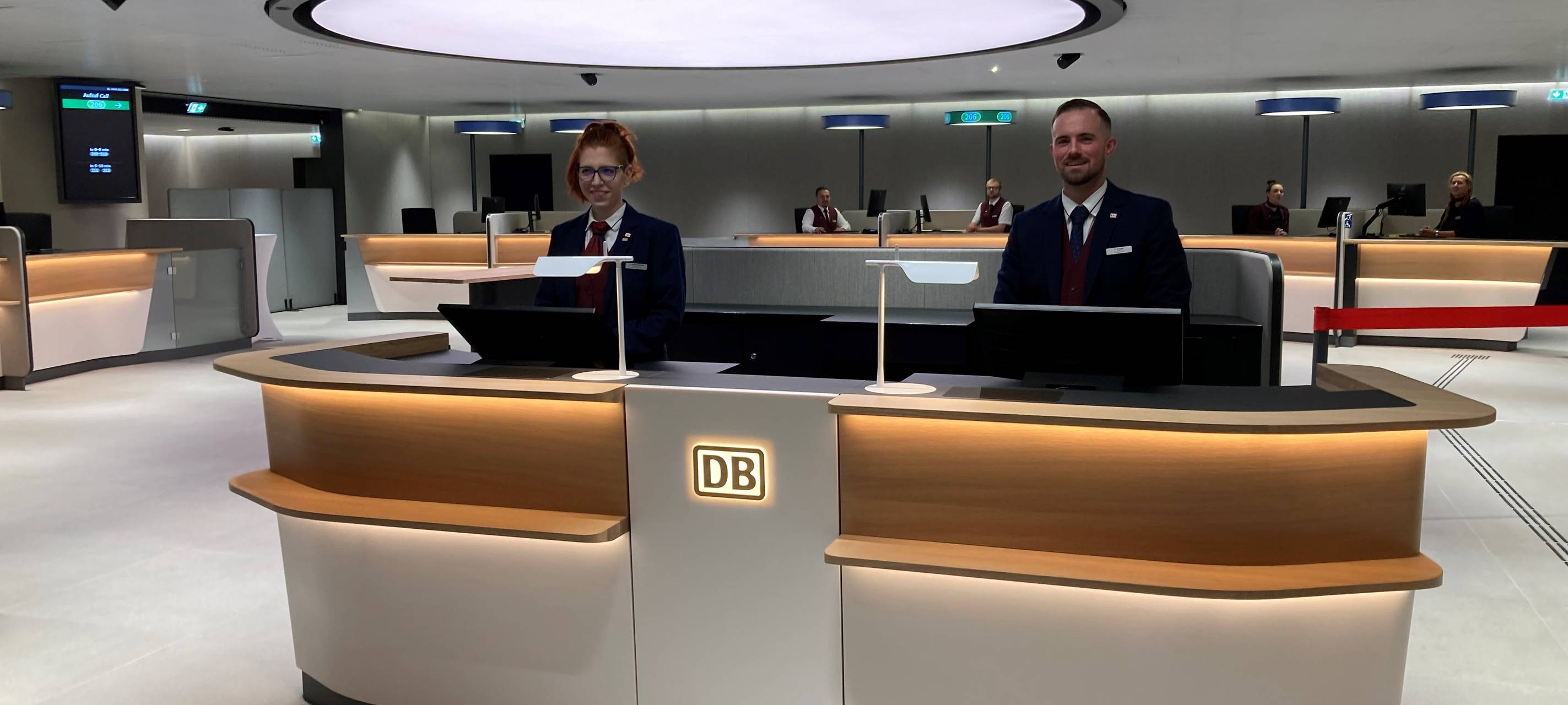 Düsseldorf: neues Reisezentrum der Bahn