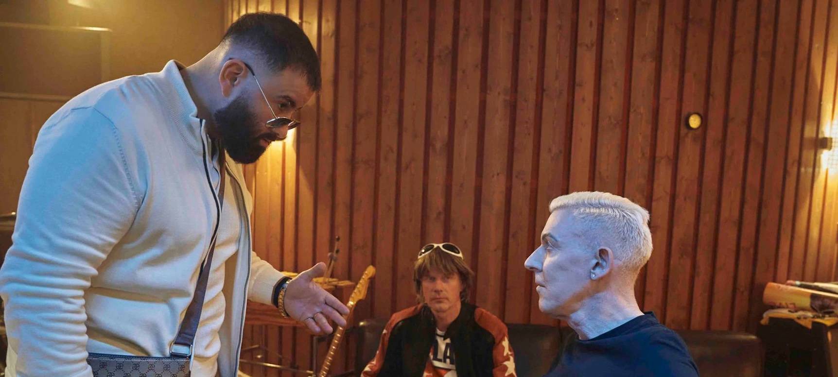 H.P. Baxter und Mickie Krause sind auch mit dabei.