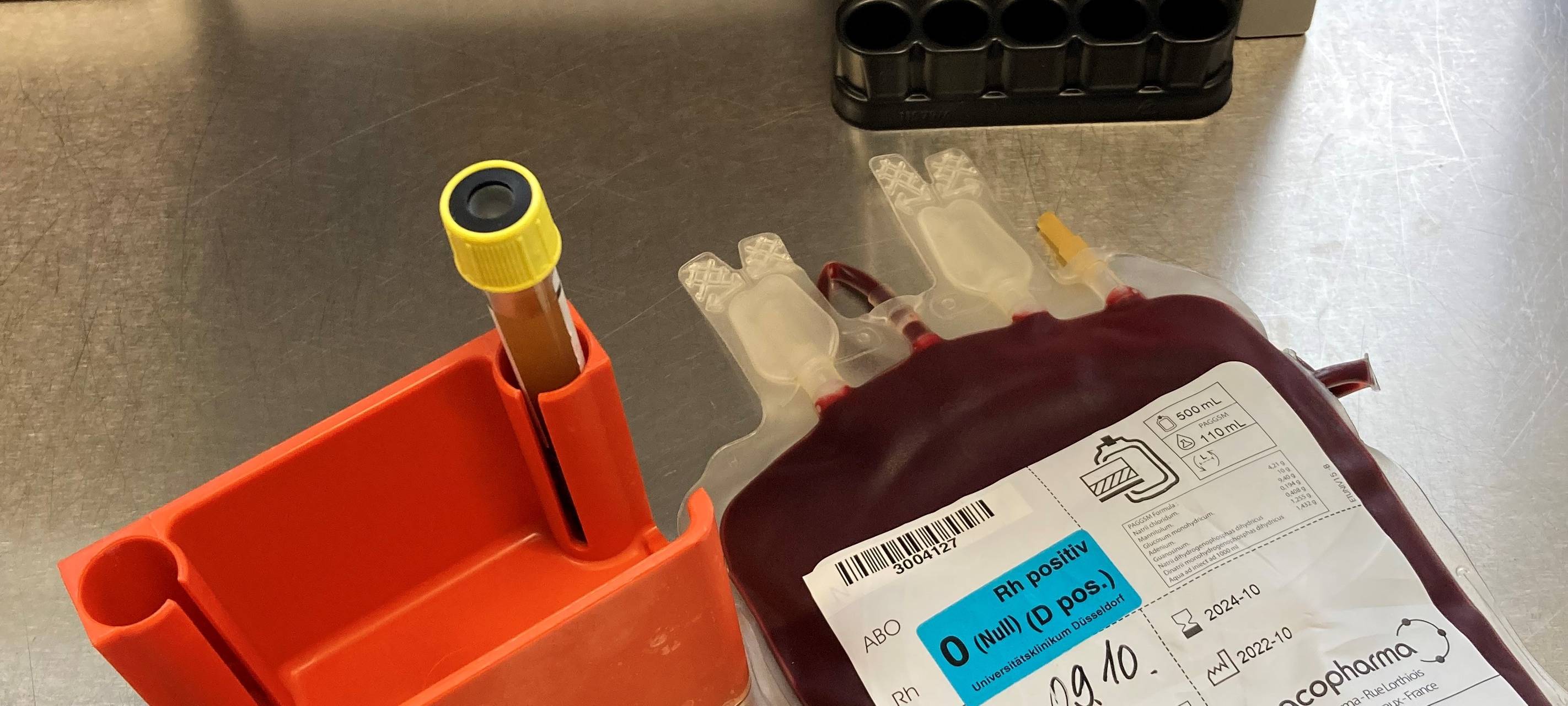 Blutspende mit Blutbeutel