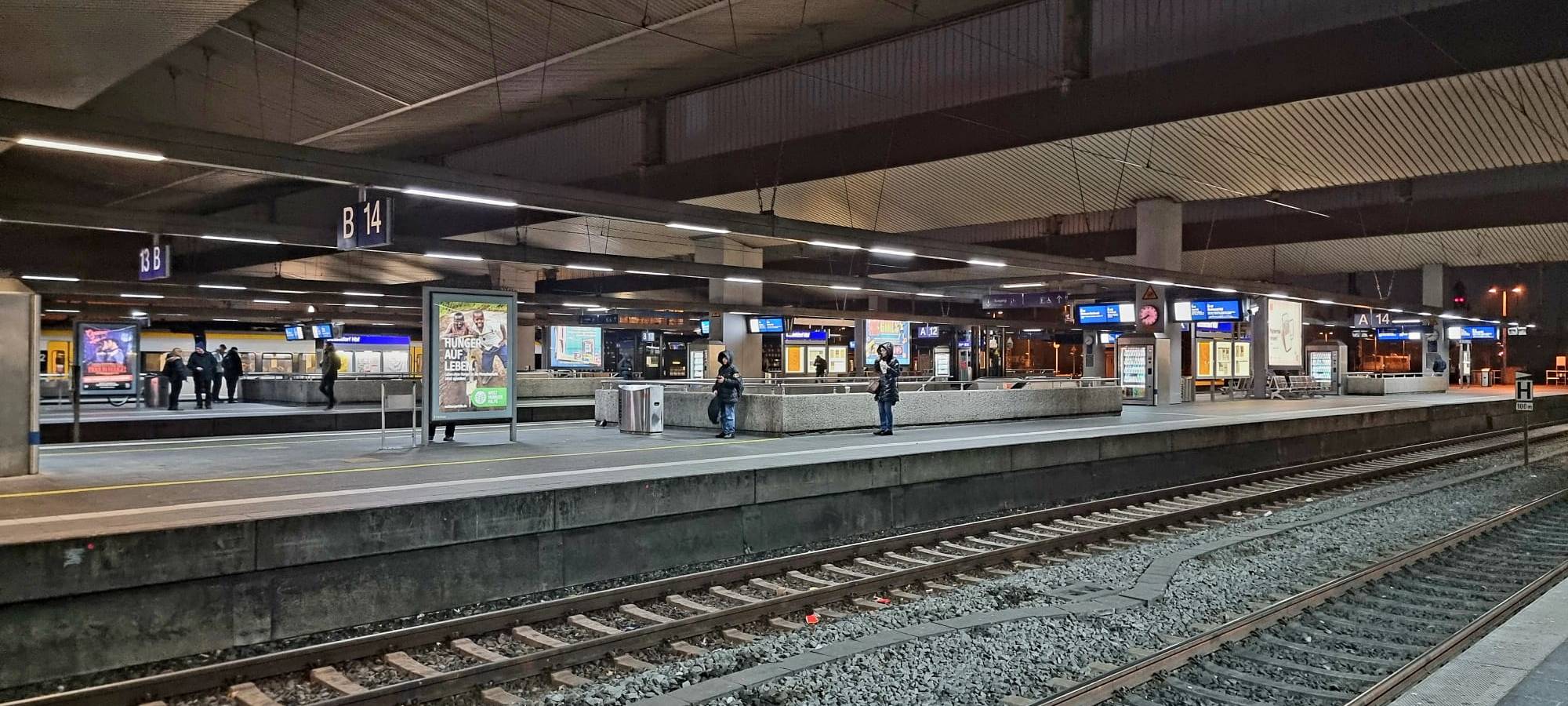 Leere Bahnsteige im Düsseldorfer Hauptbahnhof.
