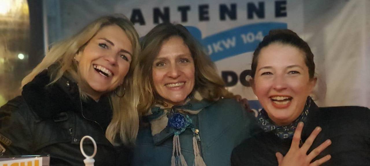 Die Antenne-Düsseldorf Moderatorinnen Claudia Monréal, Sandy Droste und Celina von Schweinichen.