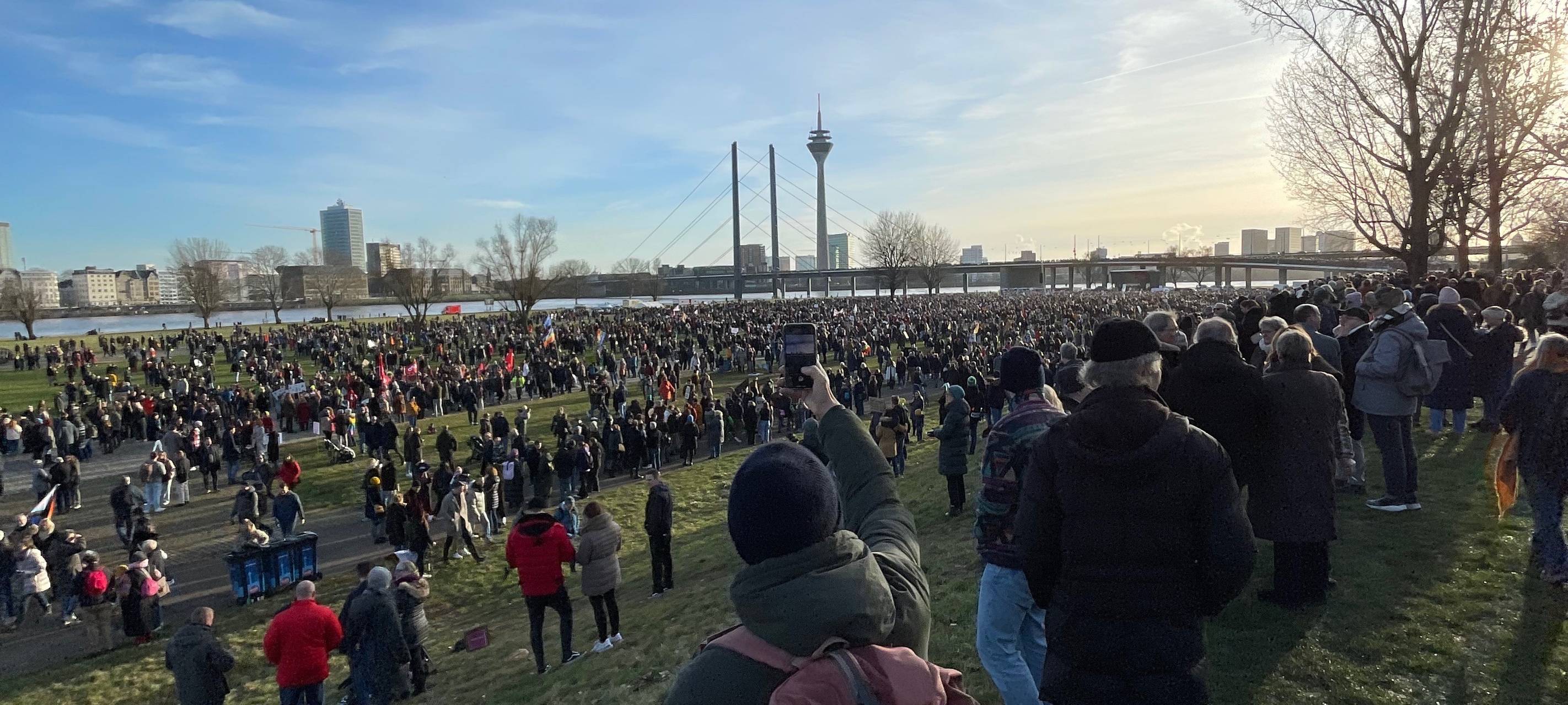 100.000 gegen Rechtsextremismus in Düsseldorf auf den Beinen