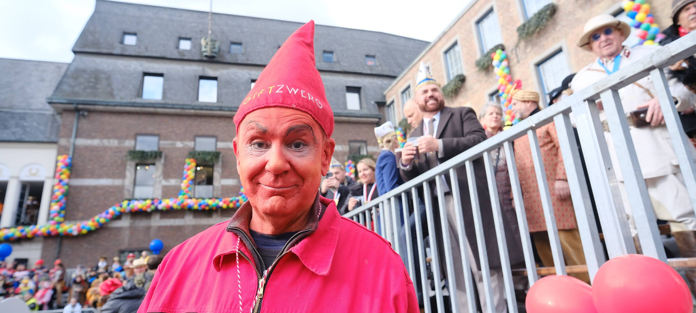 Düsseldorf: Tilly mit neuer Putin-Figur