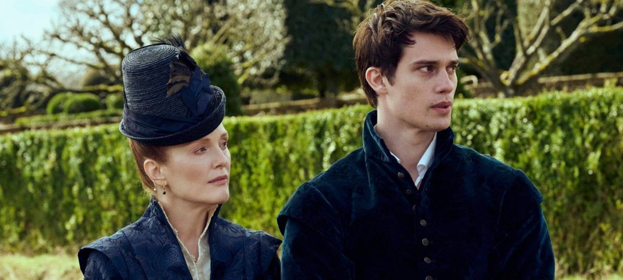 Mary macht einen Spaziergang mit George.