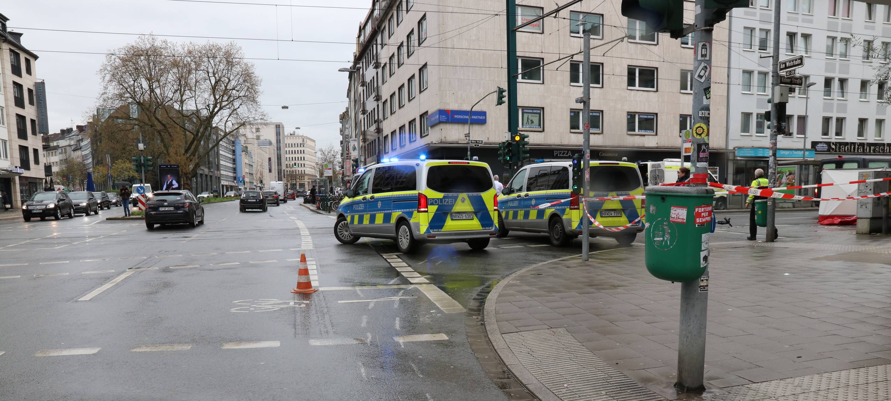 Düsseldorf: E-Scooter-Fahrerin stirbt an Unfallstelle