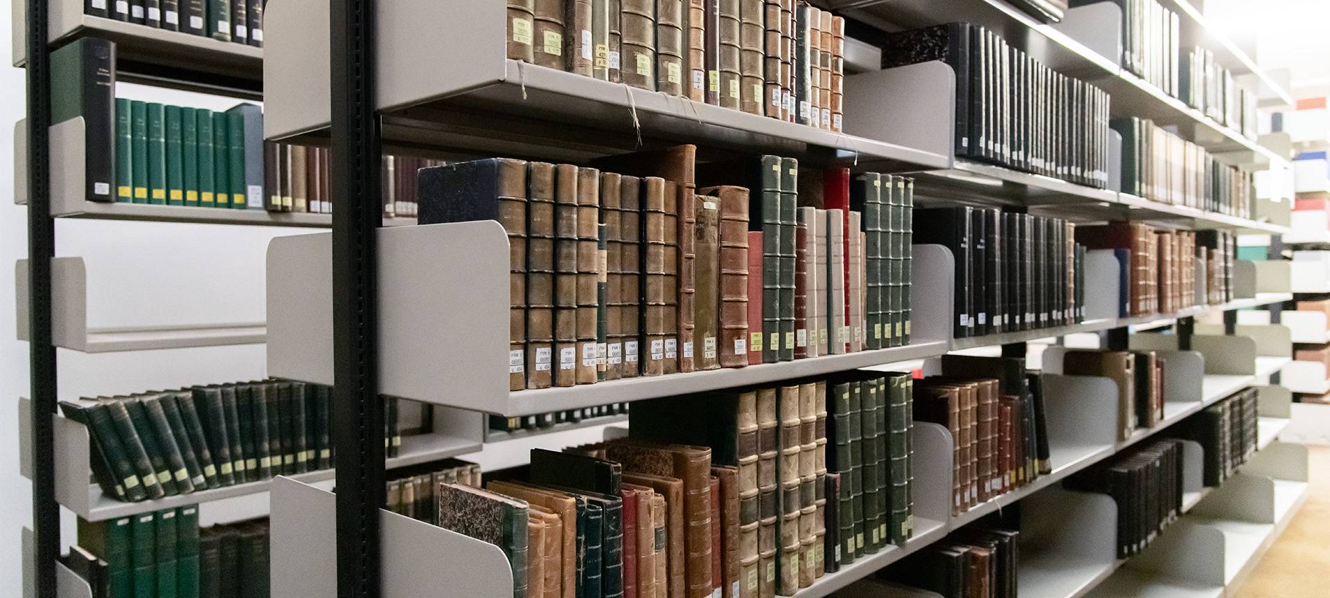 Düsseldorfer Unibib: Tausend Bücher könnten Arsen enthalten