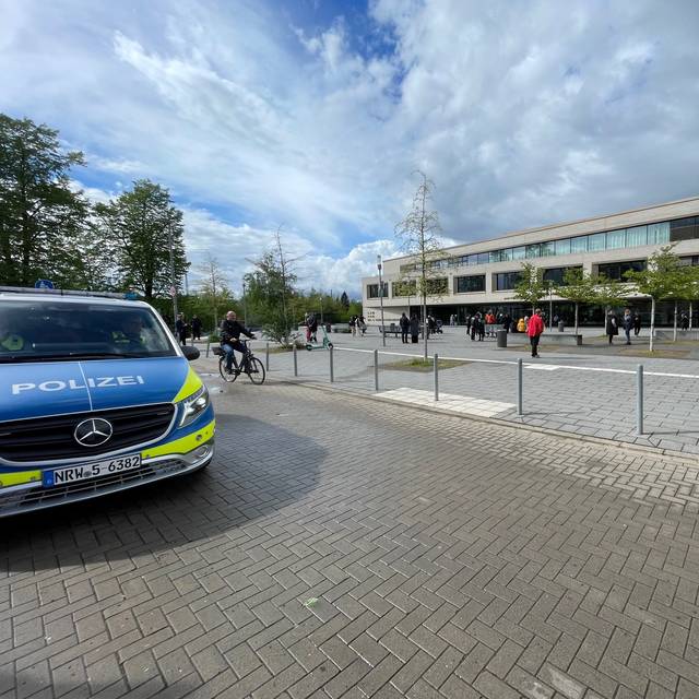 Schwarz-Rot-Gold am Streifenwagen? - Antenne Düsseldorf