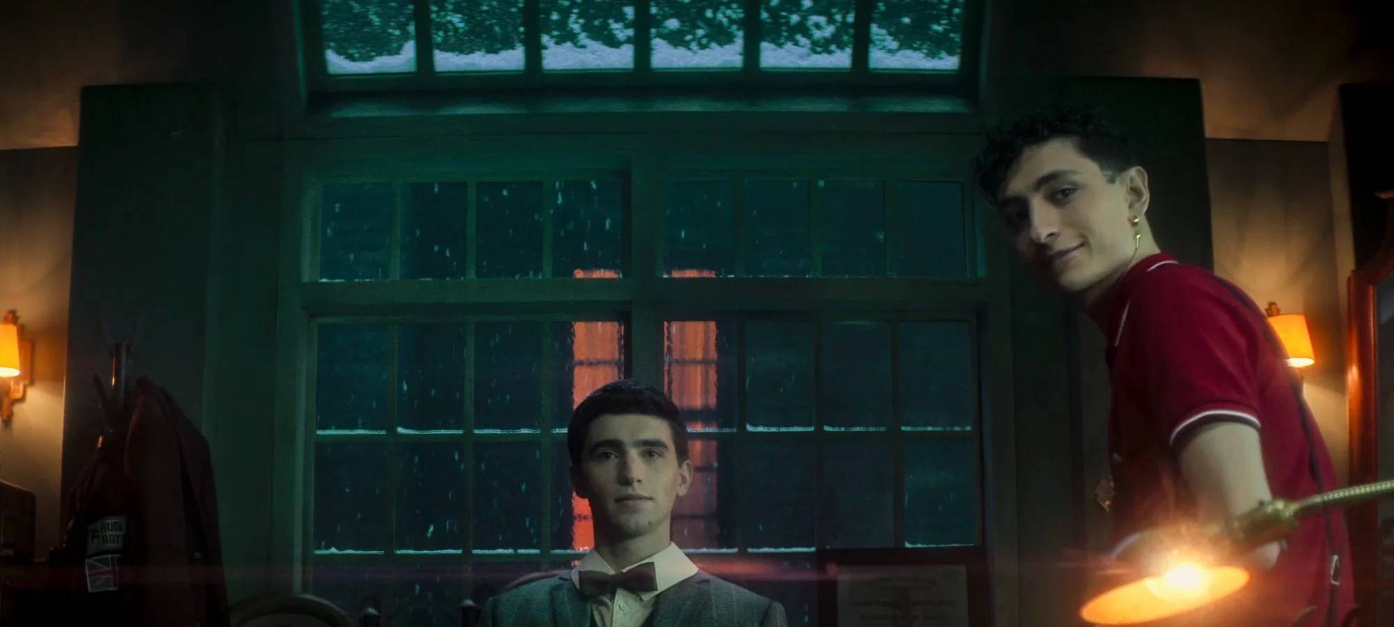 Die beiden Detektive in ihrem Büro.