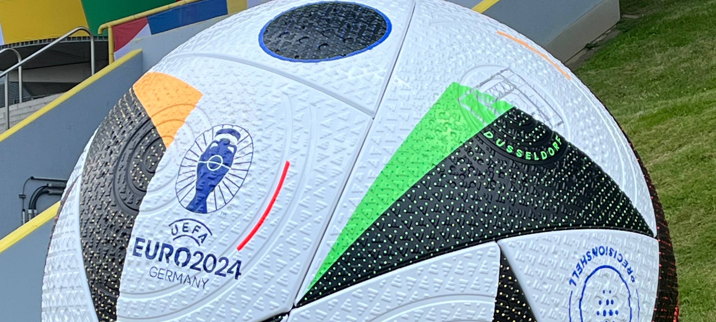 Düsseldorf: Getränkesituation in Fan Zone soll besser werden