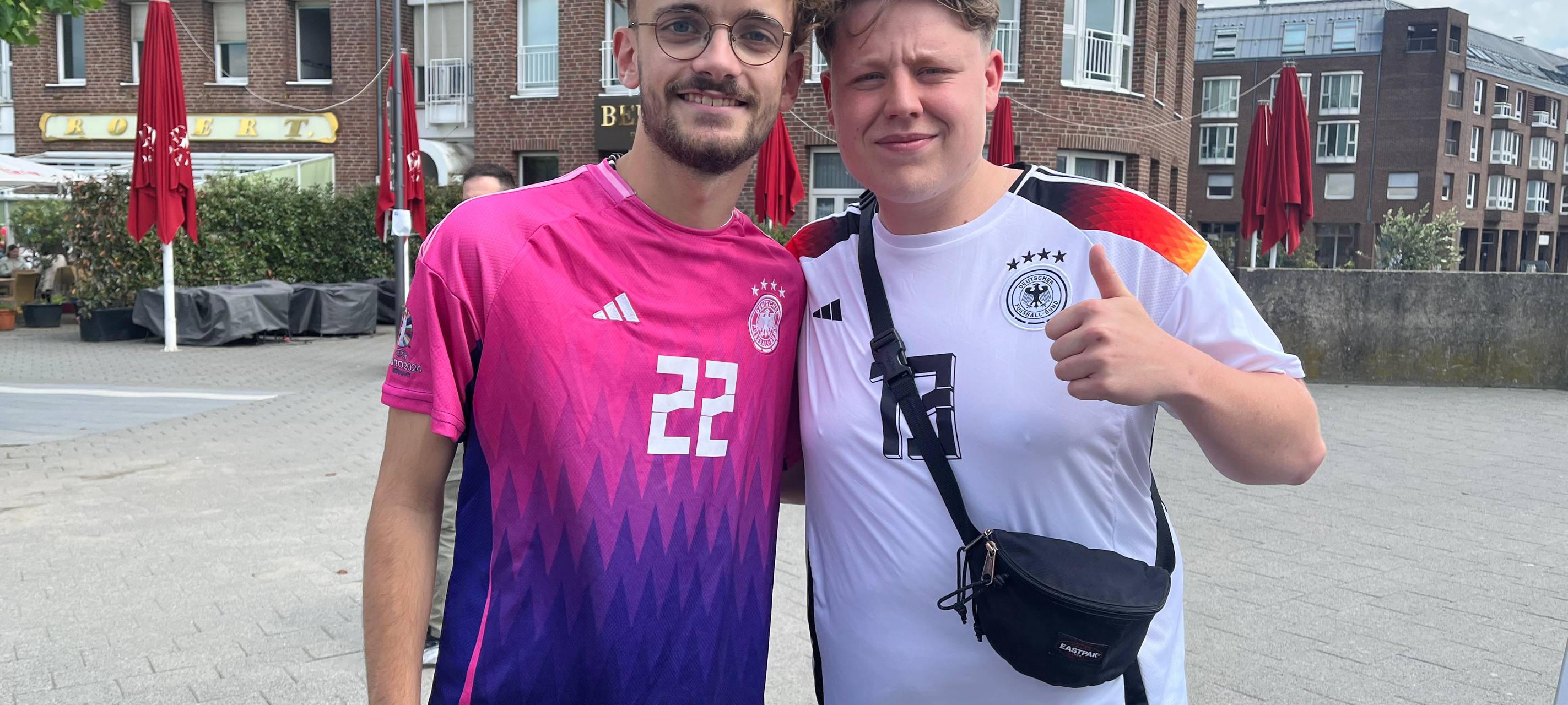 Fans bringen sich vor dem Deutschland-Spiel in Stimmung