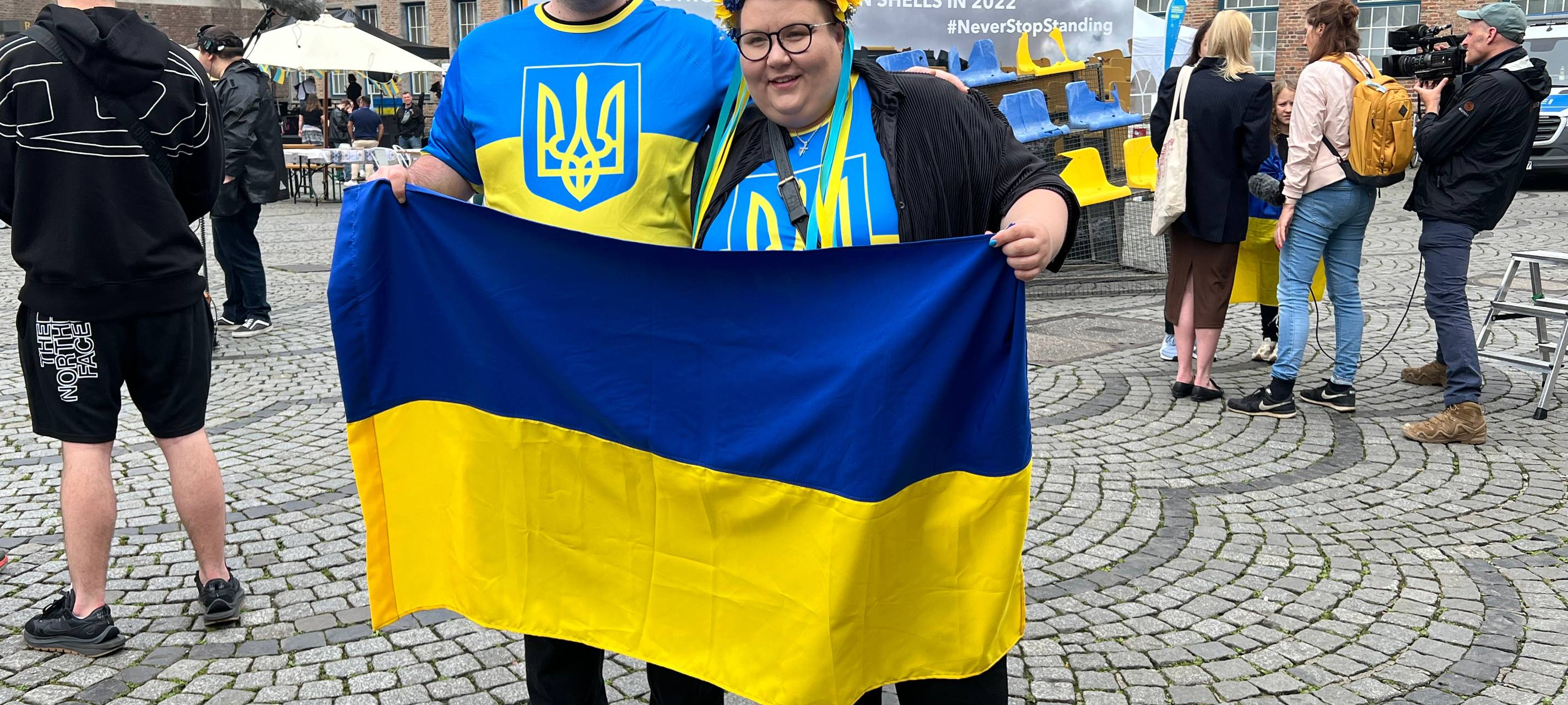 Fans aus der Ukraine und aus der Slowakei in Düsseldorf