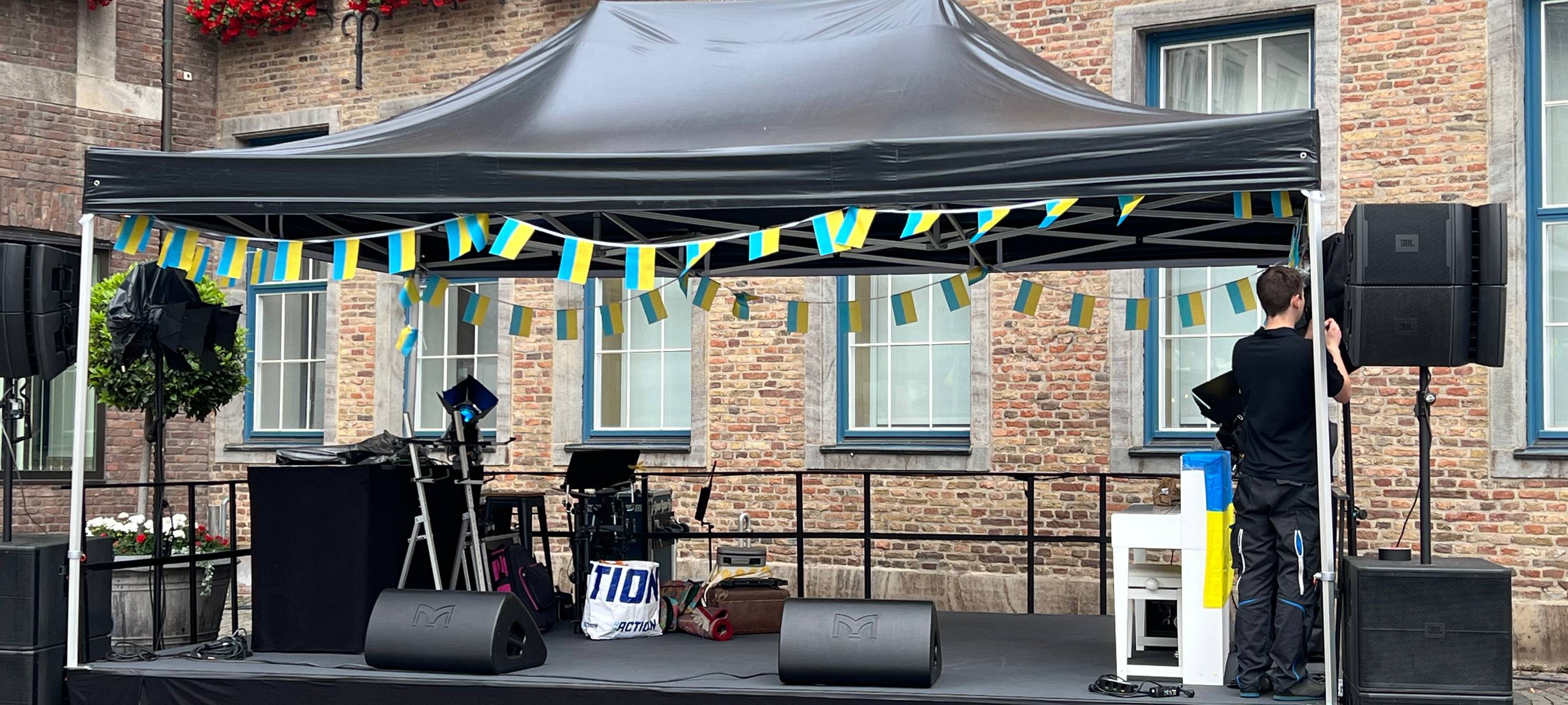 Fans aus der Ukraine und aus der Slowakei in Düsseldorf