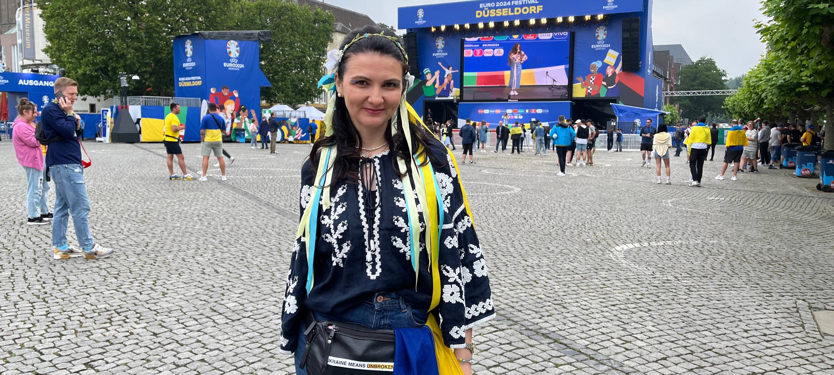 Fans aus der Ukraine und aus der Slowakei in Düsseldorf