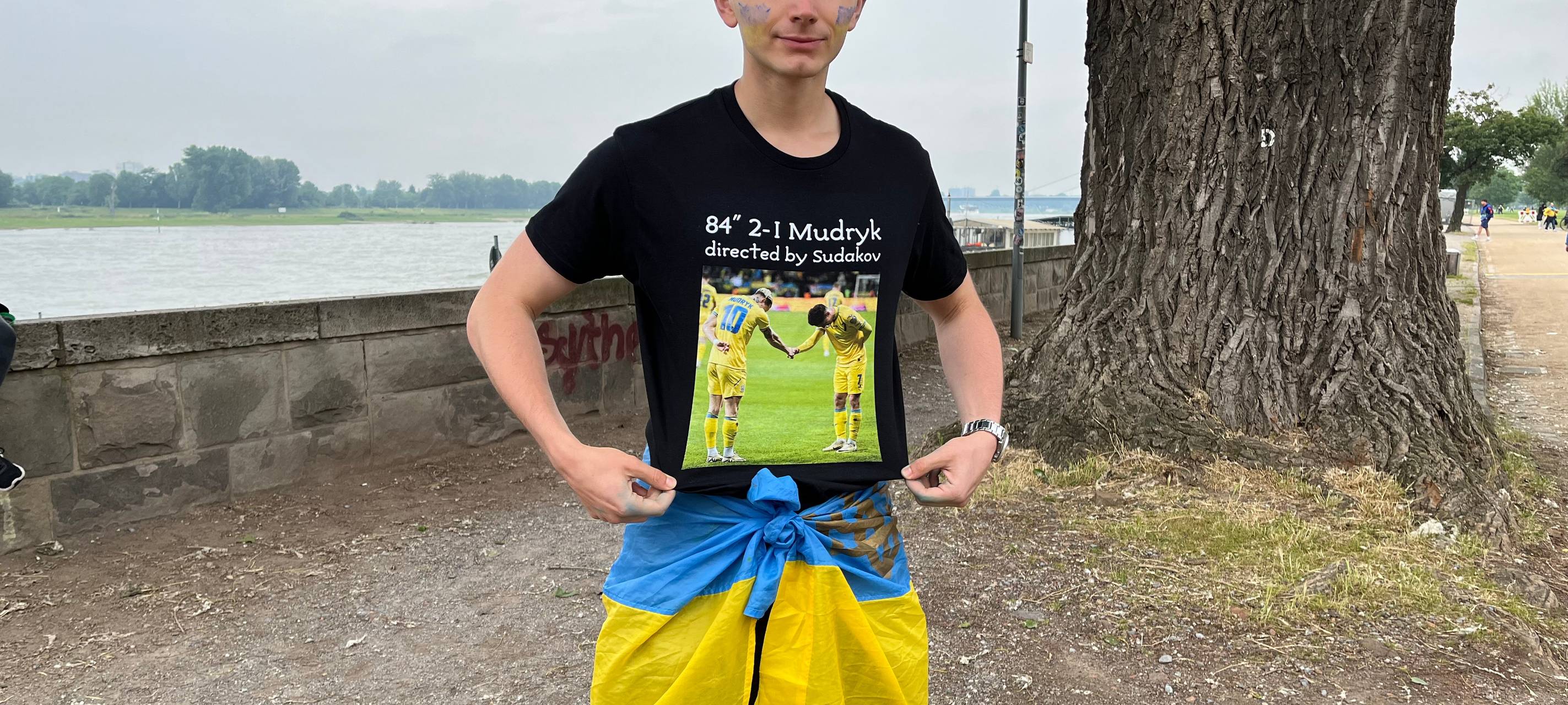 Fans aus der Ukraine und aus der Slowakei in Düsseldorf