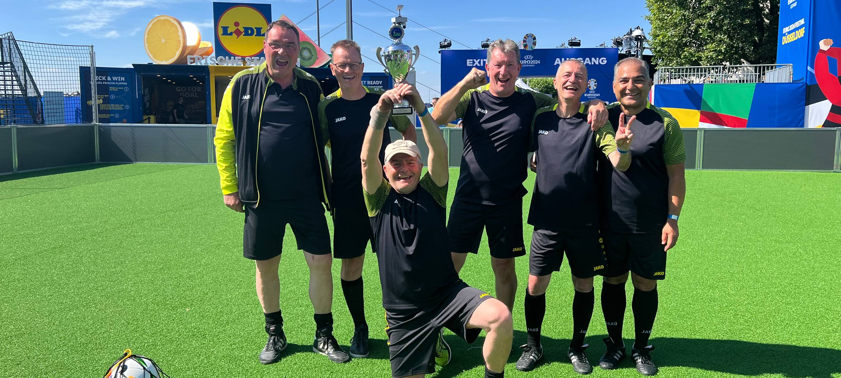 Ü55 Walking Football Turnier in der Fanzone am Burgplatz