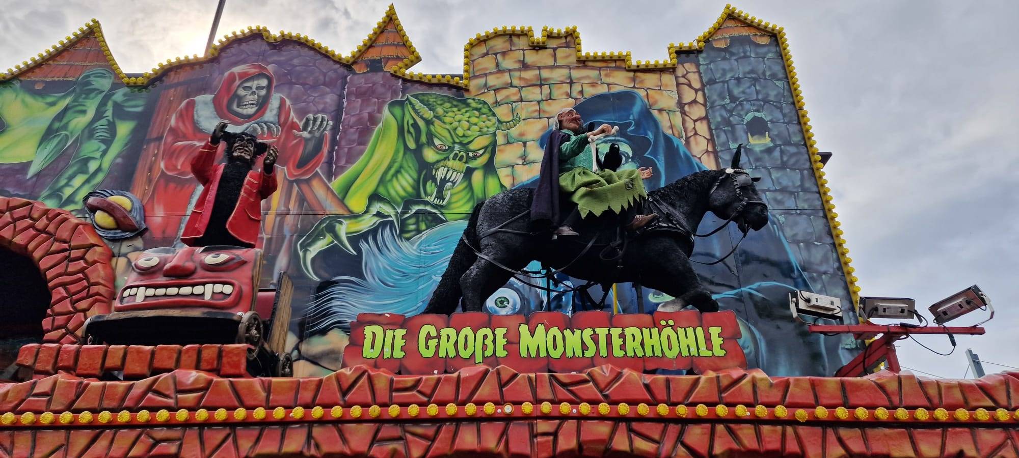 Rheinbahn fährt verstärkt zur Düsseldorfer Rheinkirmes