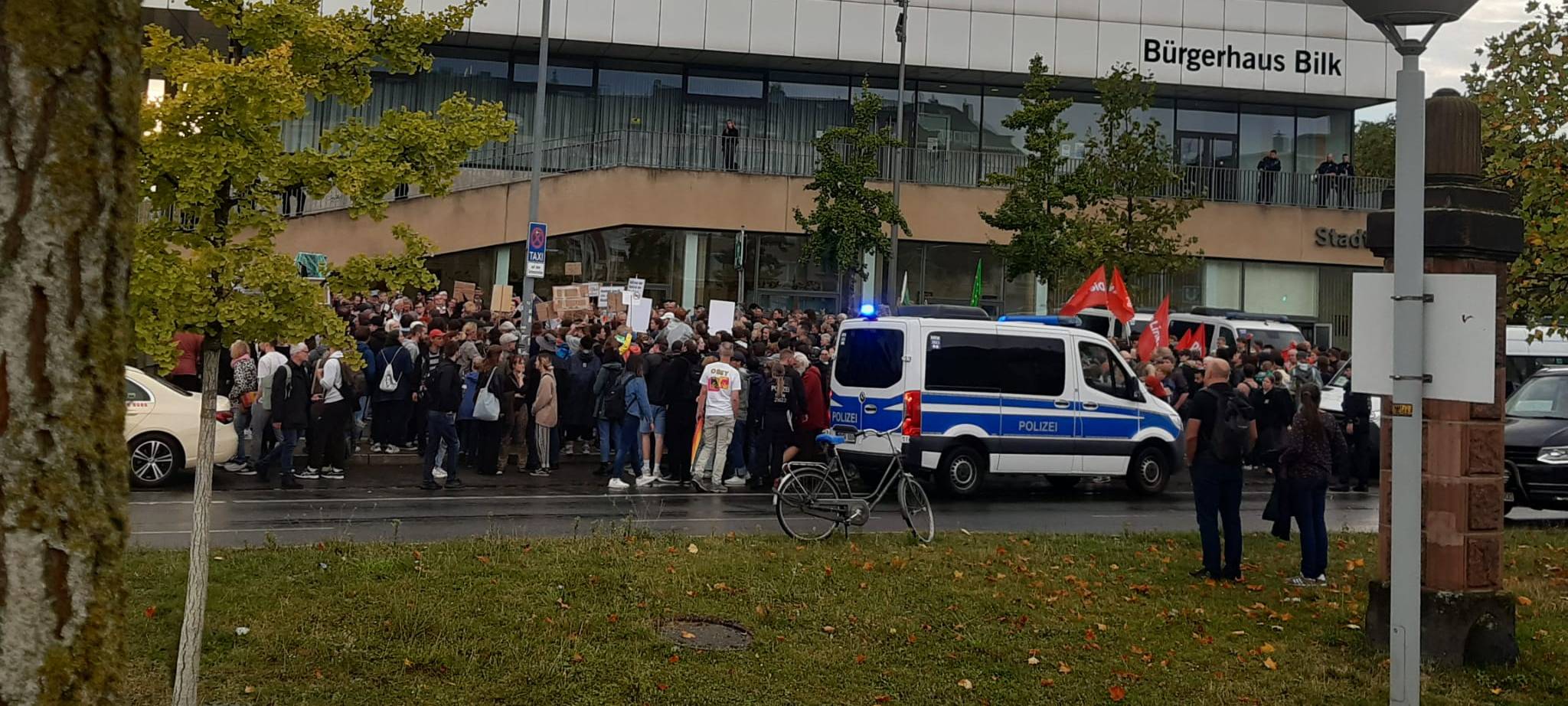 Protest gegen AFD-Politiker Maximilian Krah in Düsseldorf
